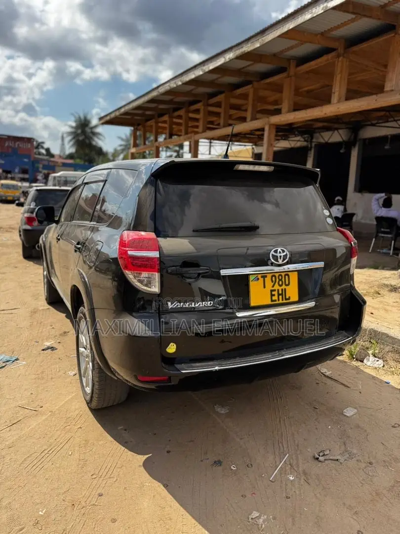 Toyota Vanguard 2012 Black