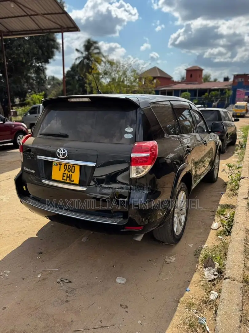 Toyota Vanguard 2012 Black