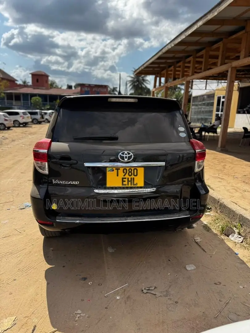 Toyota Vanguard 2012 Black