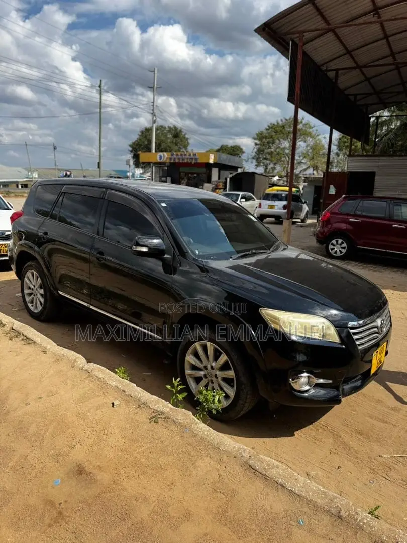 Toyota Vanguard 2012 Black