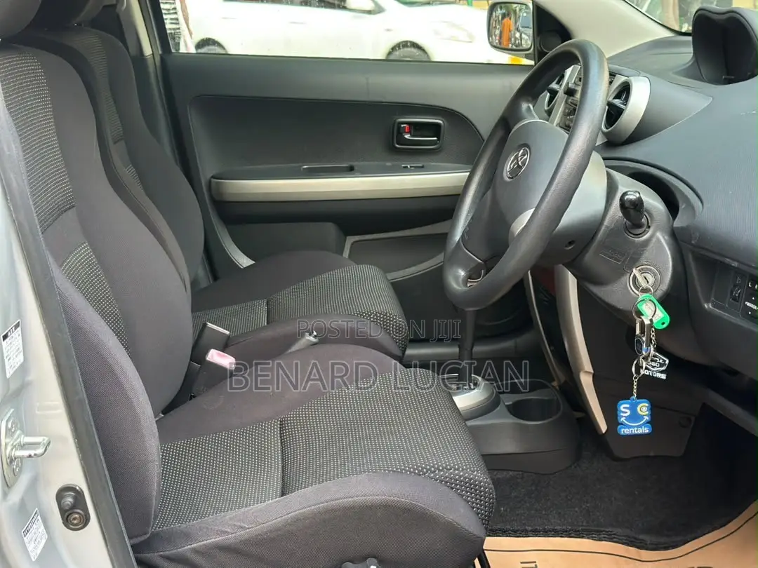 Toyota IST 2004 Silver