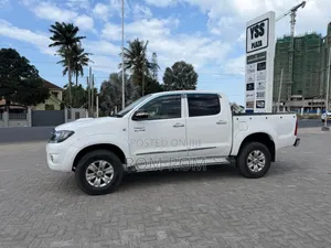 Toyota Hilux 2.5 Cab 2005 White