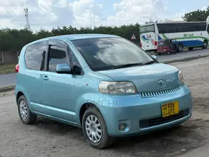Toyota Porte 2005 Blue