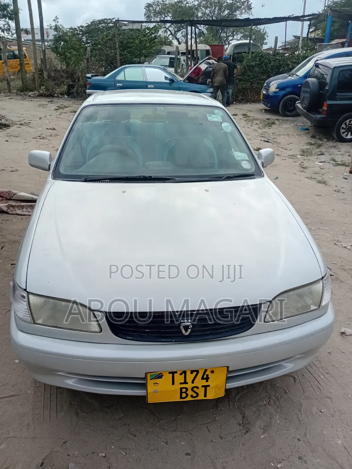 Toyota Corolla 2000 White
