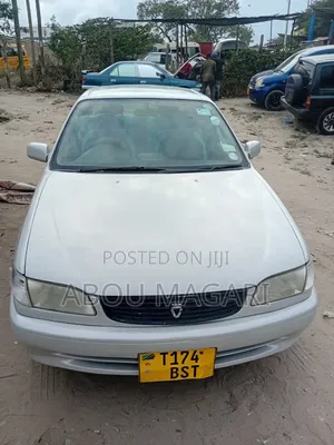 Toyota Corolla 2000 White