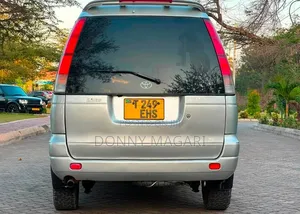 Toyota Noah 2001 Silver