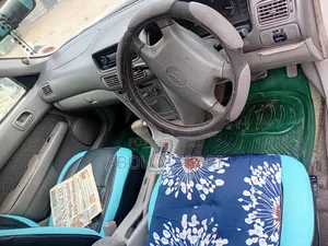 Toyota Corolla 2000 White