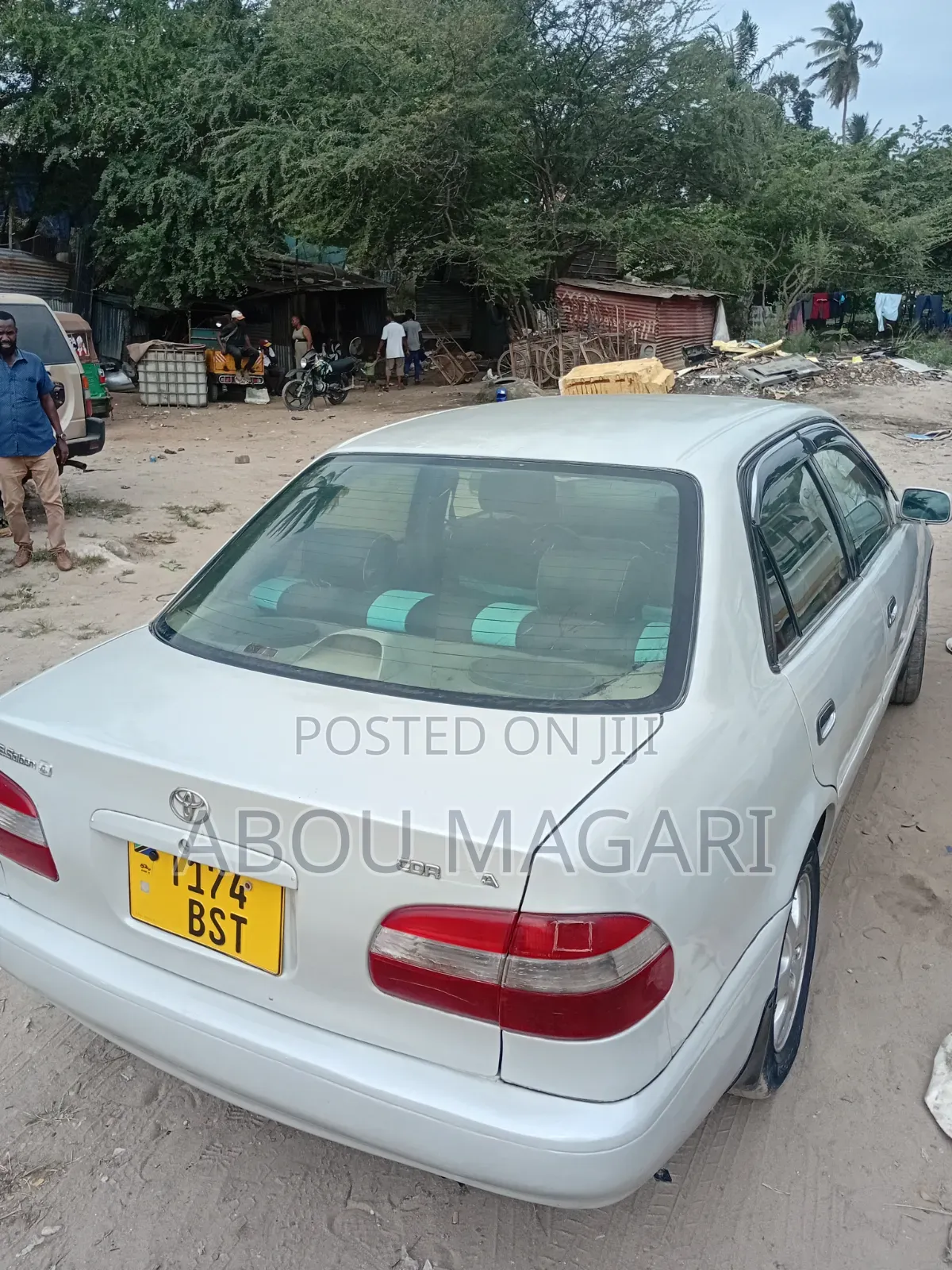 Toyota Corolla 2000 White