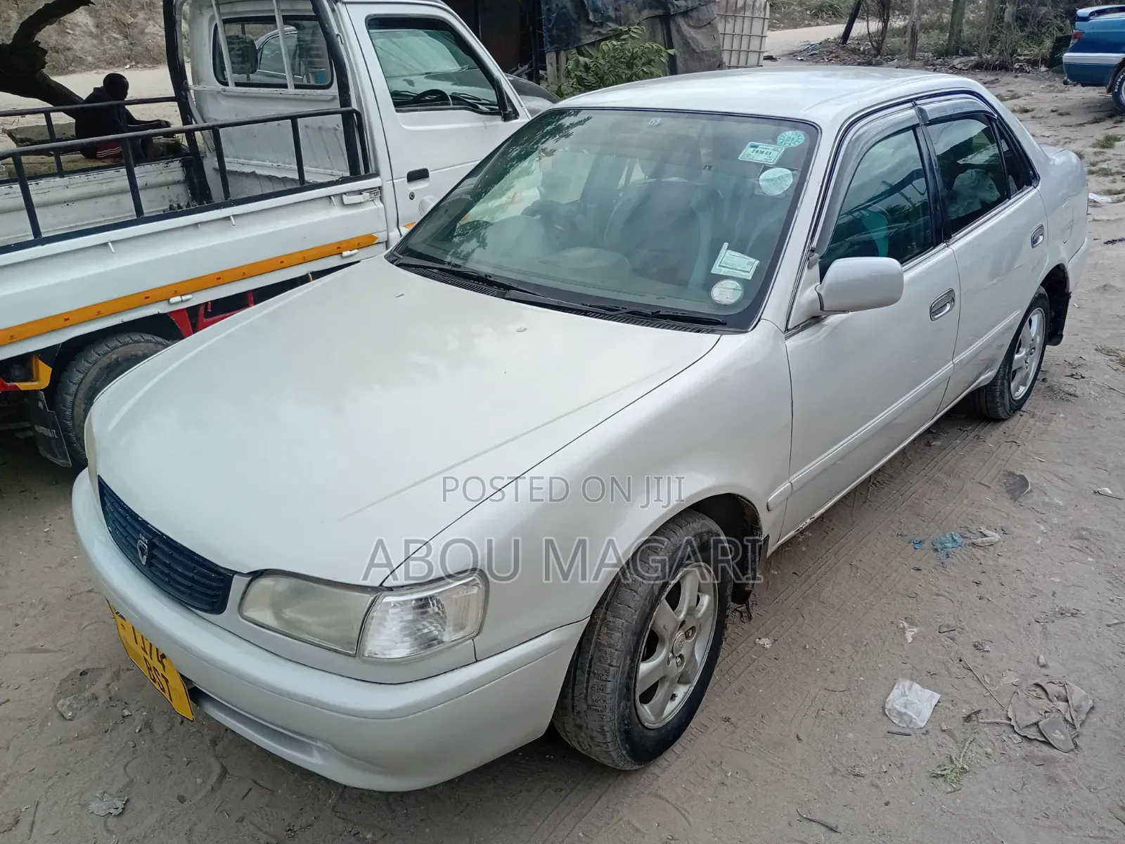 Toyota Corolla 2000 White