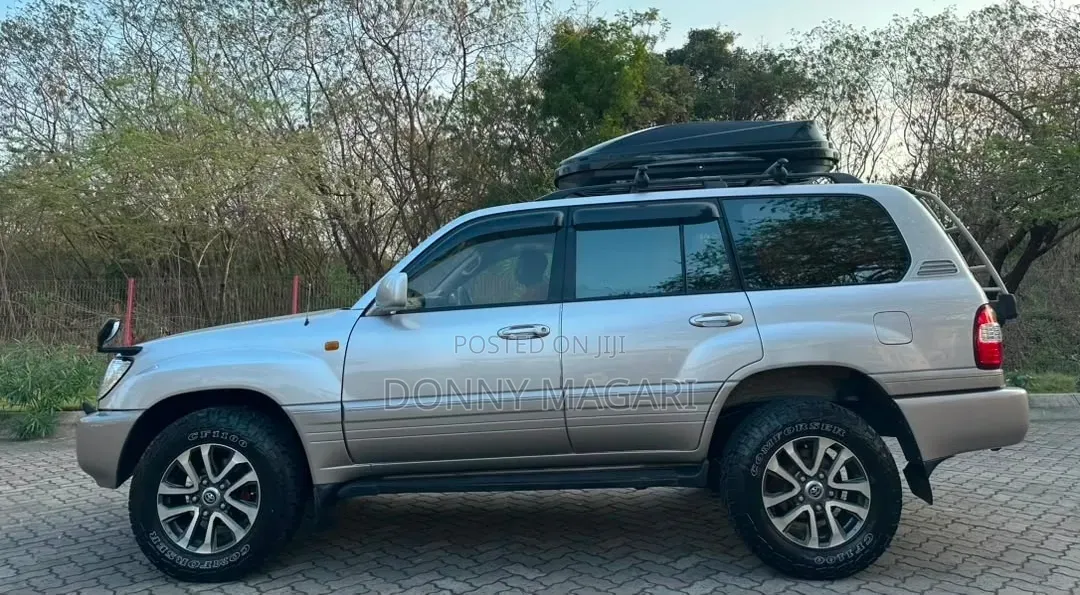 Toyota Land Cruiser 1999 Silver