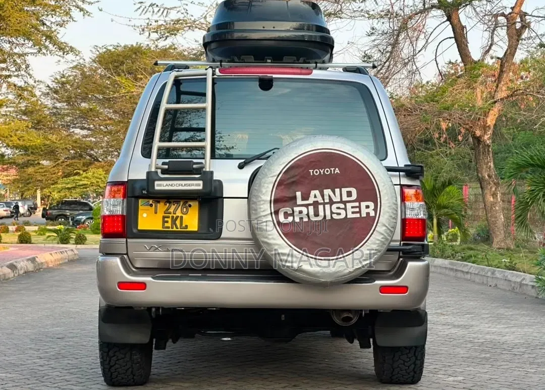 Toyota Land Cruiser 1999 Silver