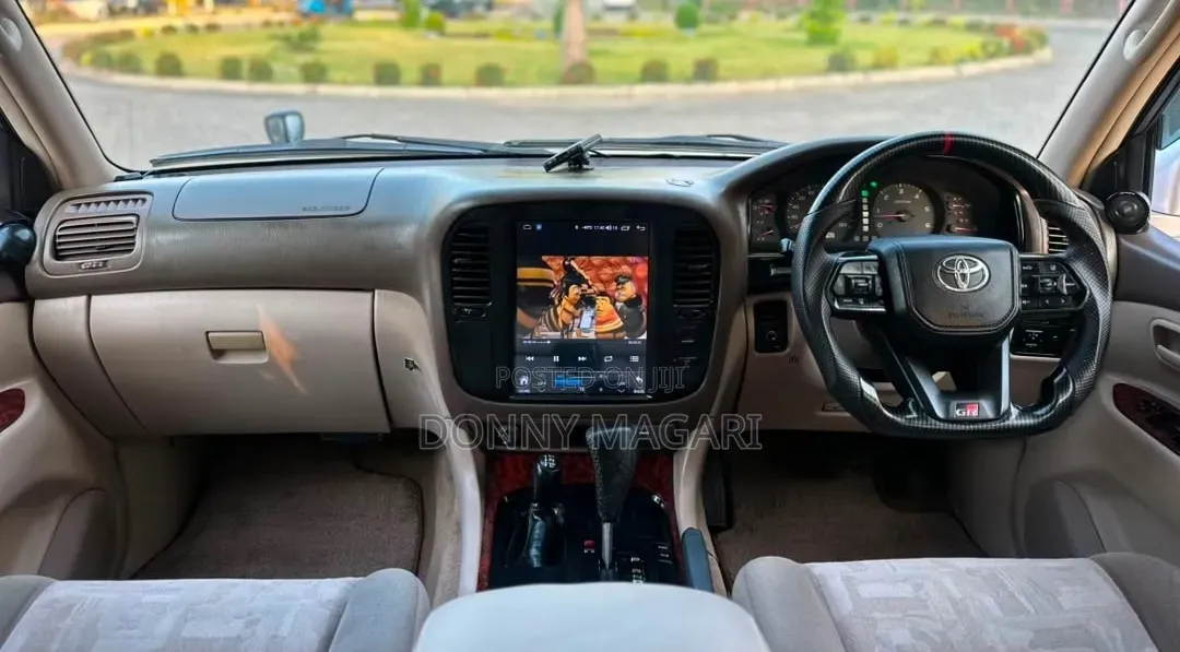 Toyota Land Cruiser 1999 Silver