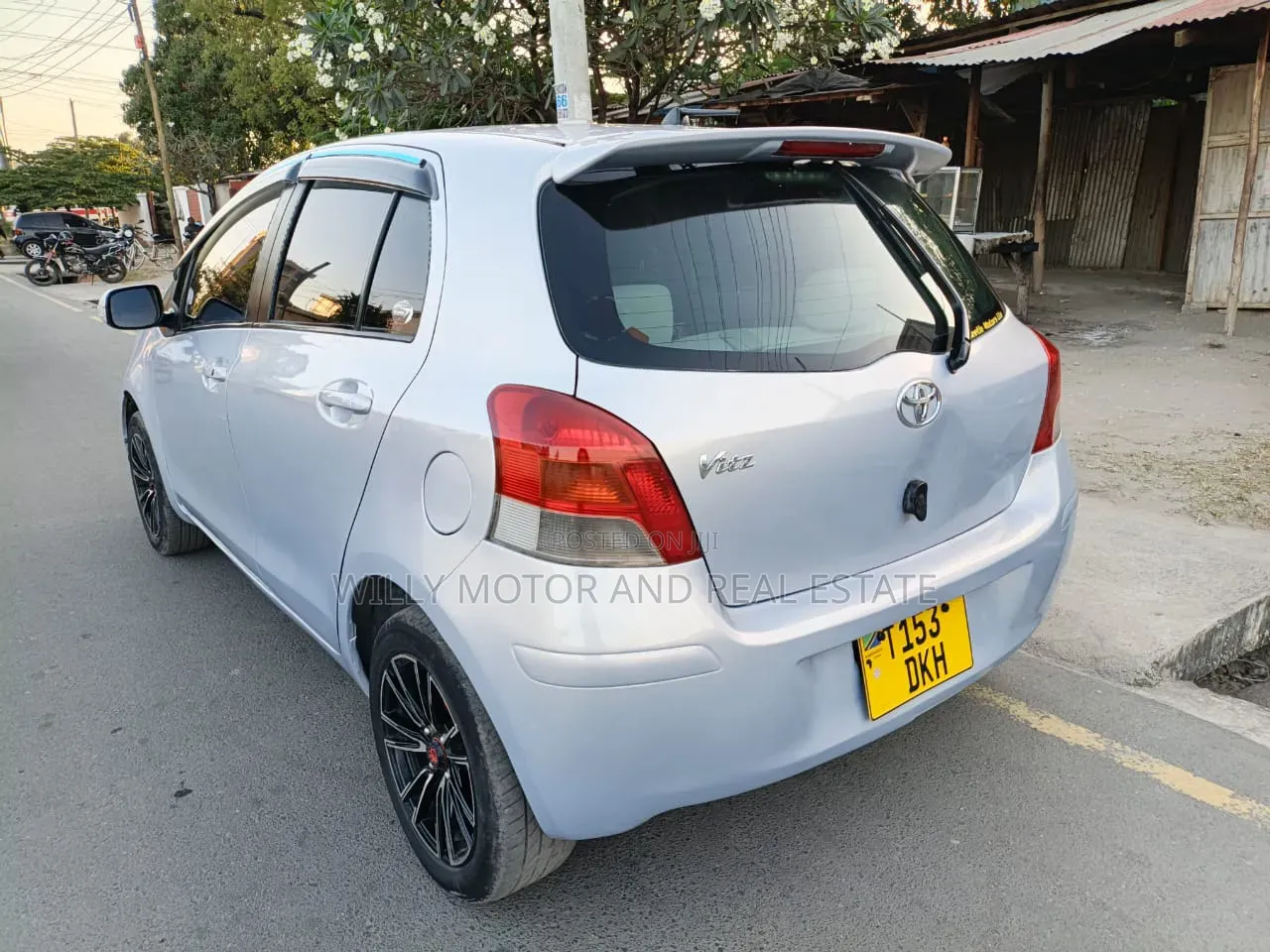New Toyota Vitz 2008 Silver