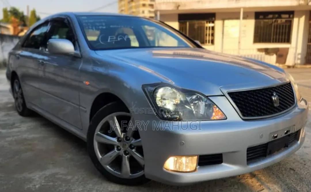New Toyota Crown 2009 Silver