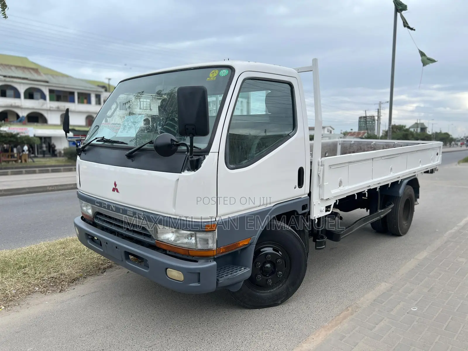 Mitsubishi Canter 2013 White