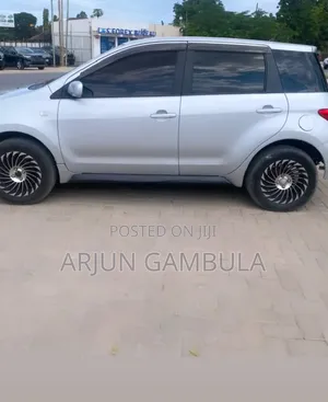 Toyota IST 2004 Silver