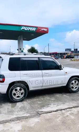 Mitsubishi Pajero 2004 White