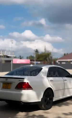 Toyota Crown Royale 2005 White