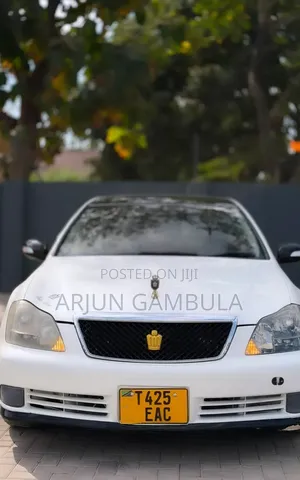 Toyota Crown Royale 2005 White