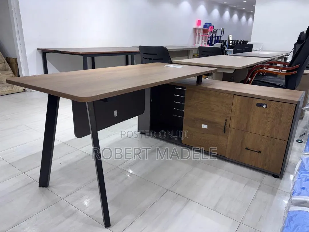 Executive Modern Office Desk