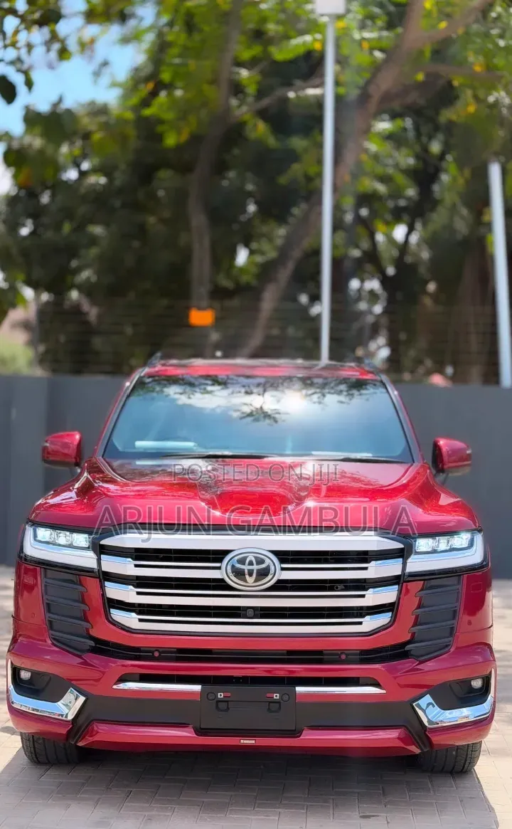 Toyota Land Cruiser 2024 Red