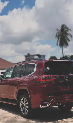 Toyota Land Cruiser 2024 Red