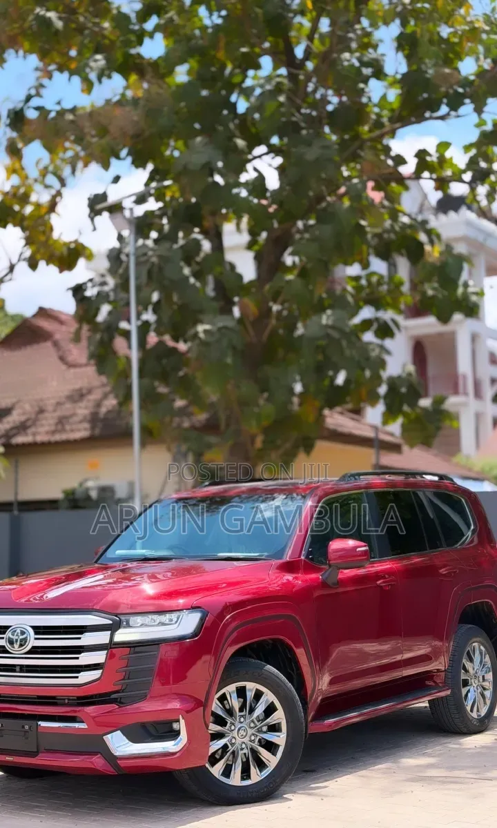 Toyota Land Cruiser 2024 Red