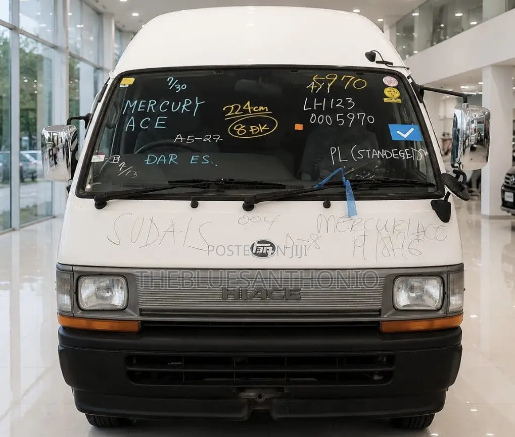Toyota HiAce 2002 White