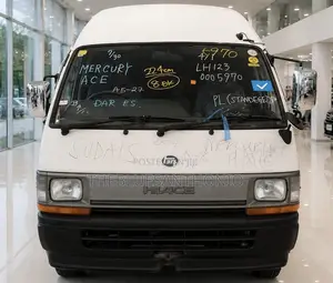 Toyota HiAce 2002 White