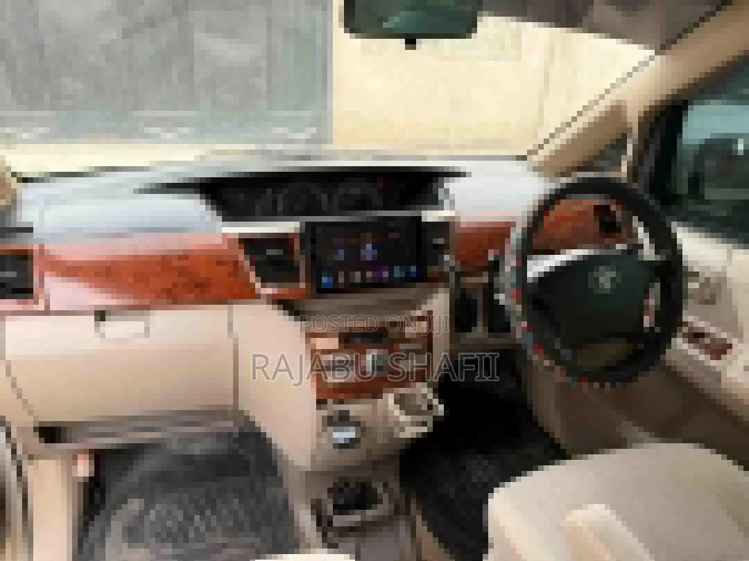 Toyota Noah 2.0 FWD (8 Seater) 2005 White