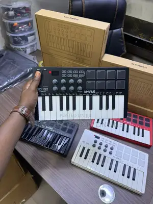 Rangi Nne Za MIDI Keyboard Keys 25