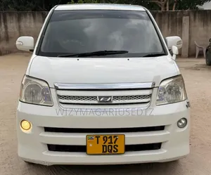 Toyota Noah 2005 Off white