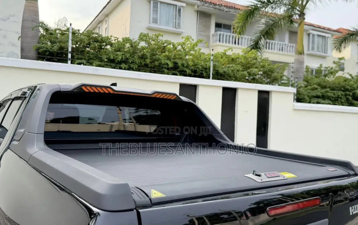 Toyota Hilux 2022 Black