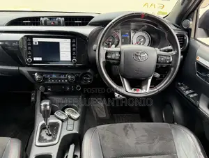 Toyota Hilux 2022 Black