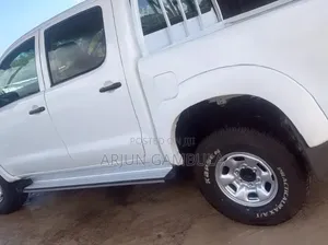Toyota Hilux 2013 White