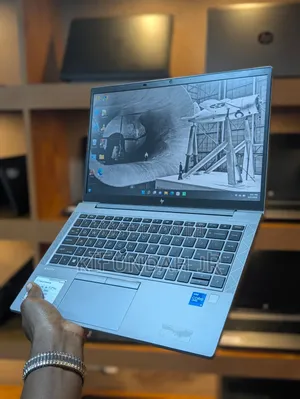 New Laptop HP ZBook Firefly G8 16GB Intel Core i5 SSD 512GB