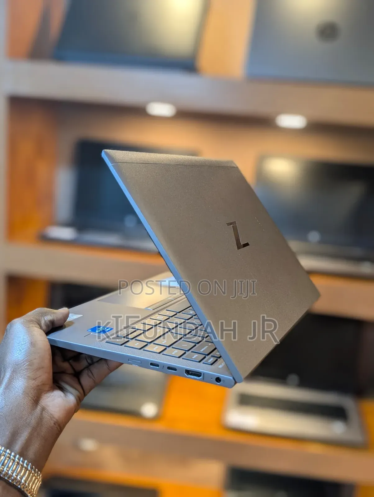 New Laptop HP ZBook Firefly G8 16GB Intel Core i5 SSD 512GB
