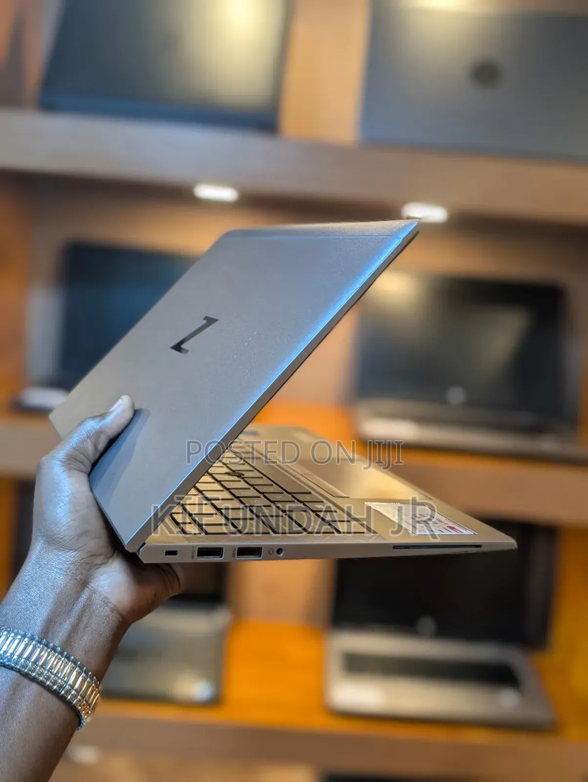 New Laptop HP ZBook Firefly G8 16GB Intel Core i5 SSD 512GB