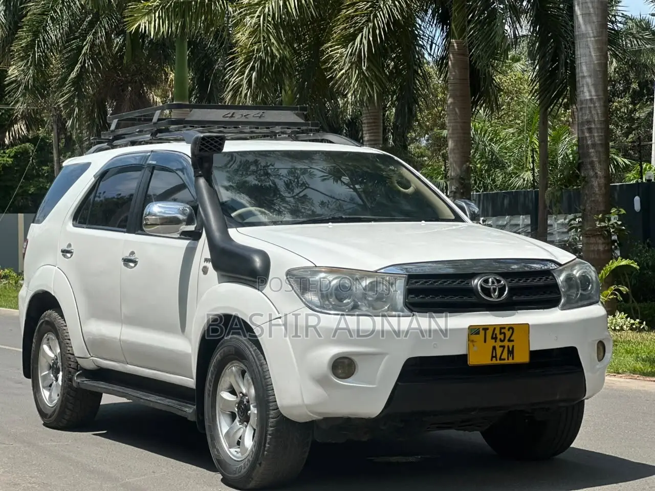 Toyota Fortuner 2.7 AWD 2004 White