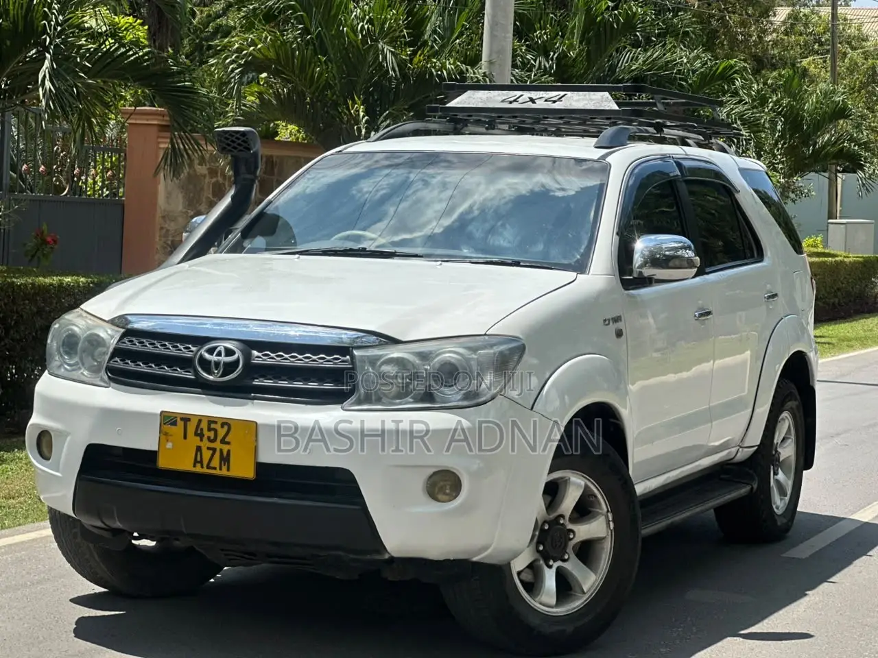 Toyota Fortuner 2.7 AWD 2004 White