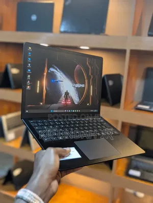 New Laptop Microsoft Surface Laptop 3 8GB Intel Core i5 SSD 256GB
