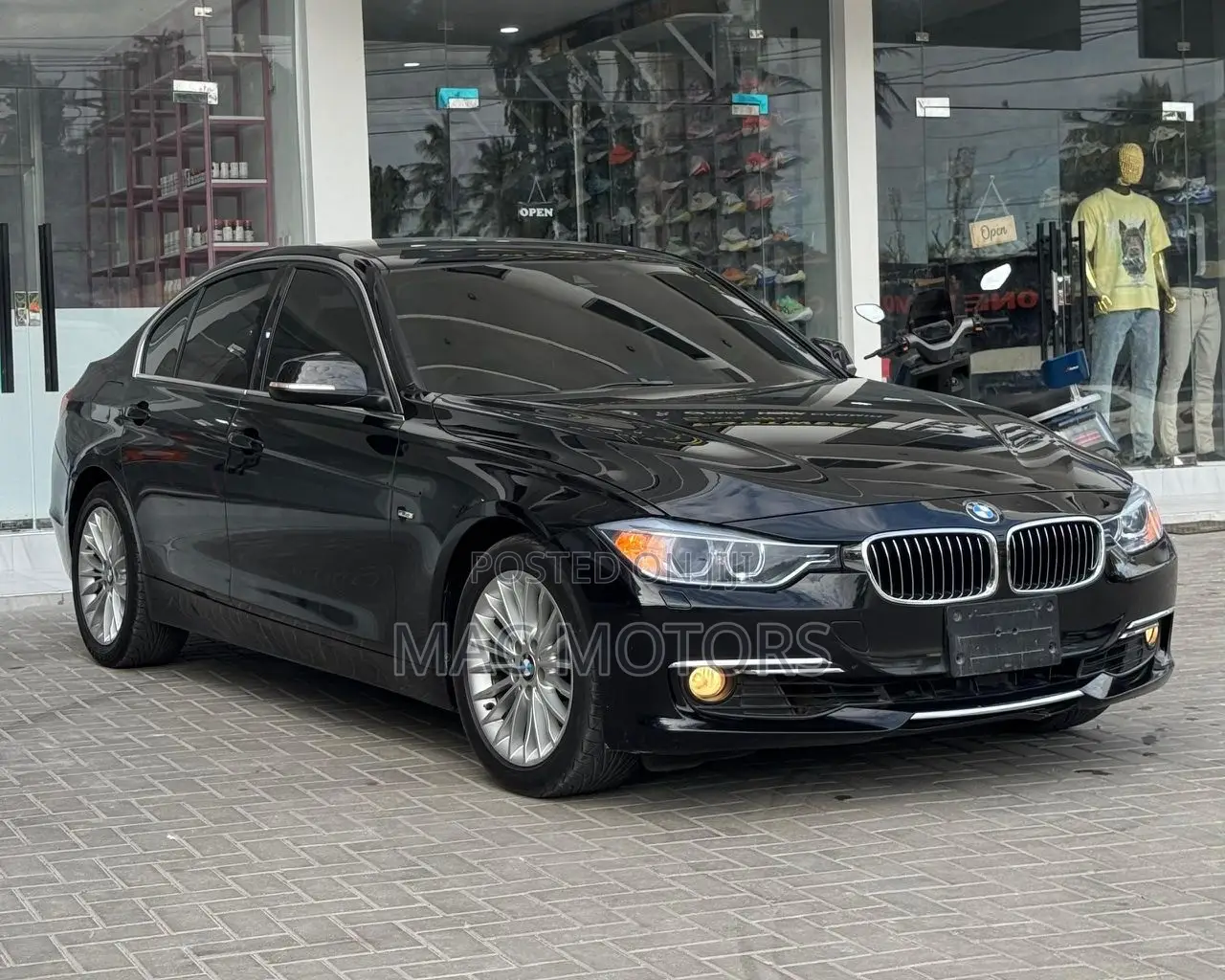 BMW 3 Series 320i RWD 2014 Black