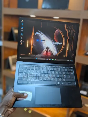 New Laptop Microsoft Surface Laptop 3 8GB Intel Core i5 SSD 256GB