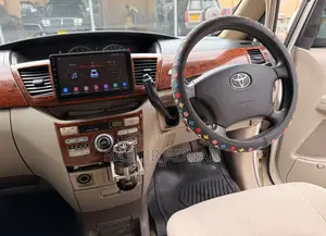 Toyota Noah 2005 White