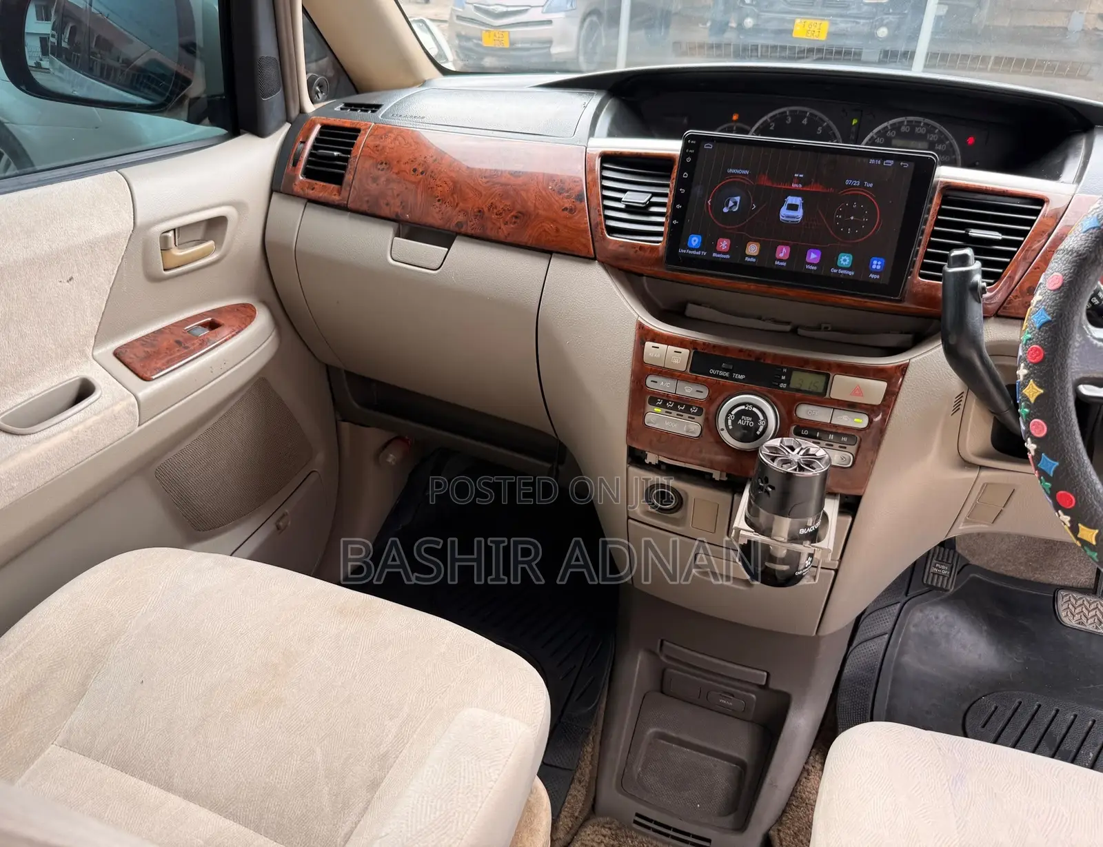 Toyota Noah 2005 White