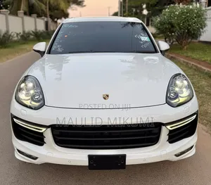 Porsche Cayenne 2016 White