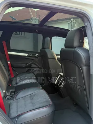 Porsche Cayenne 2016 White