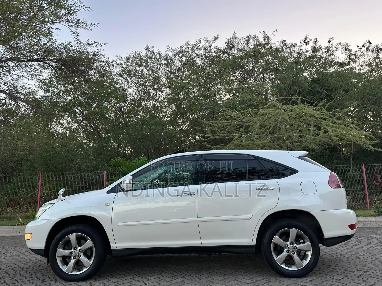 Toyota Harrier 2004 White