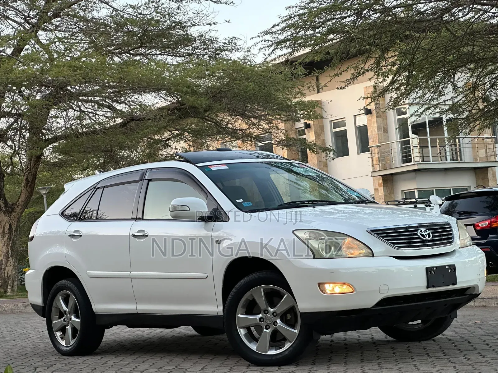 Toyota Harrier 2004 White