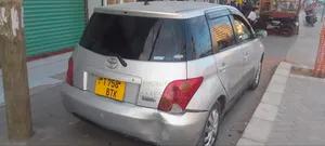 Toyota IST 2004 Silver